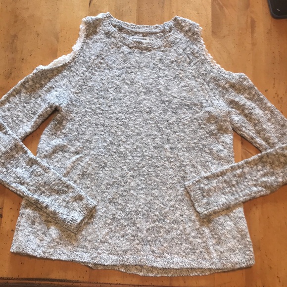 Abercrombie cold shoulder sweater - Picture 1 of 3
